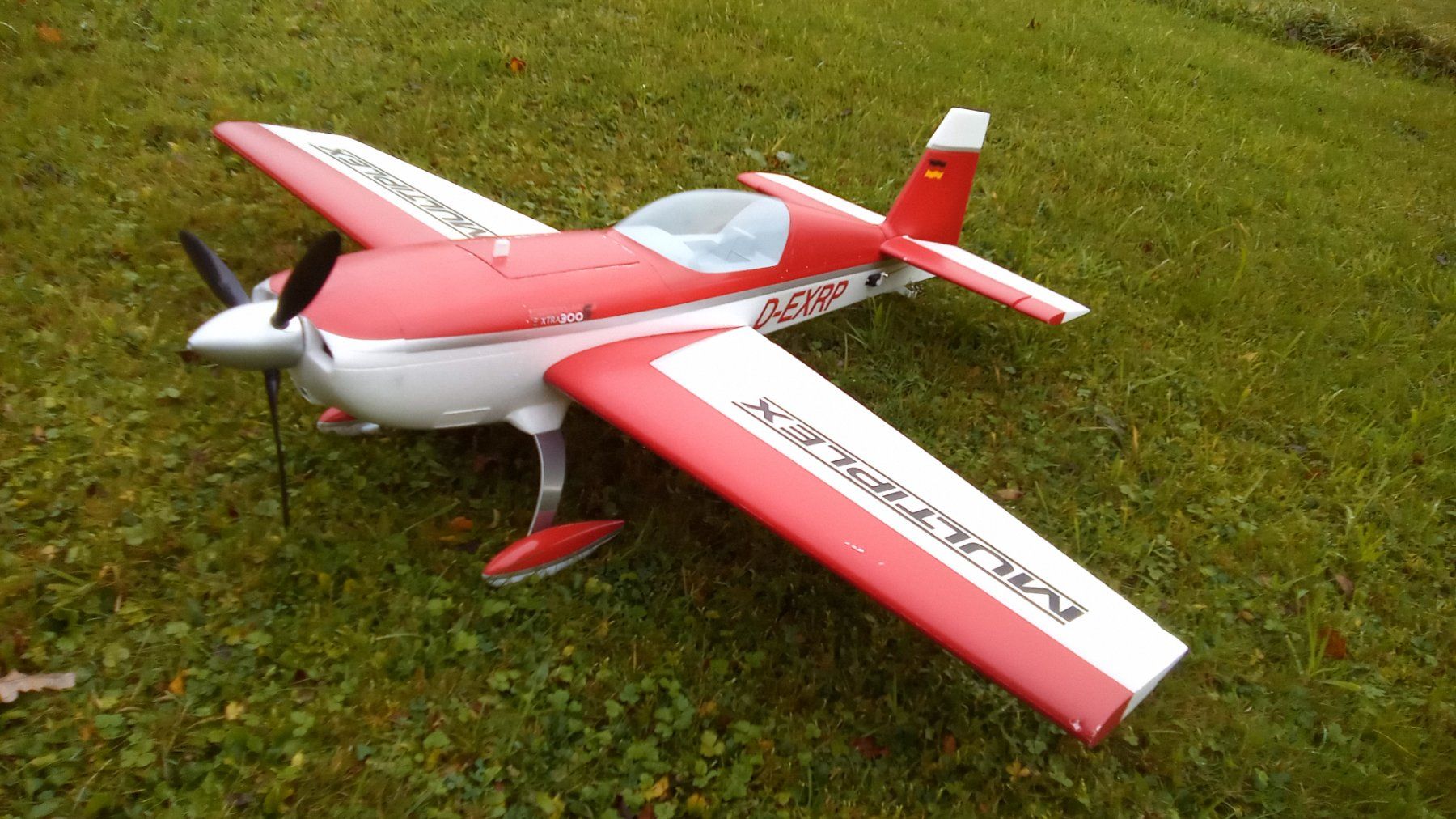 Modellflugzeug EXTRA 300 S (von Multiplex) zu verkaufen (Gebraucht) in ...