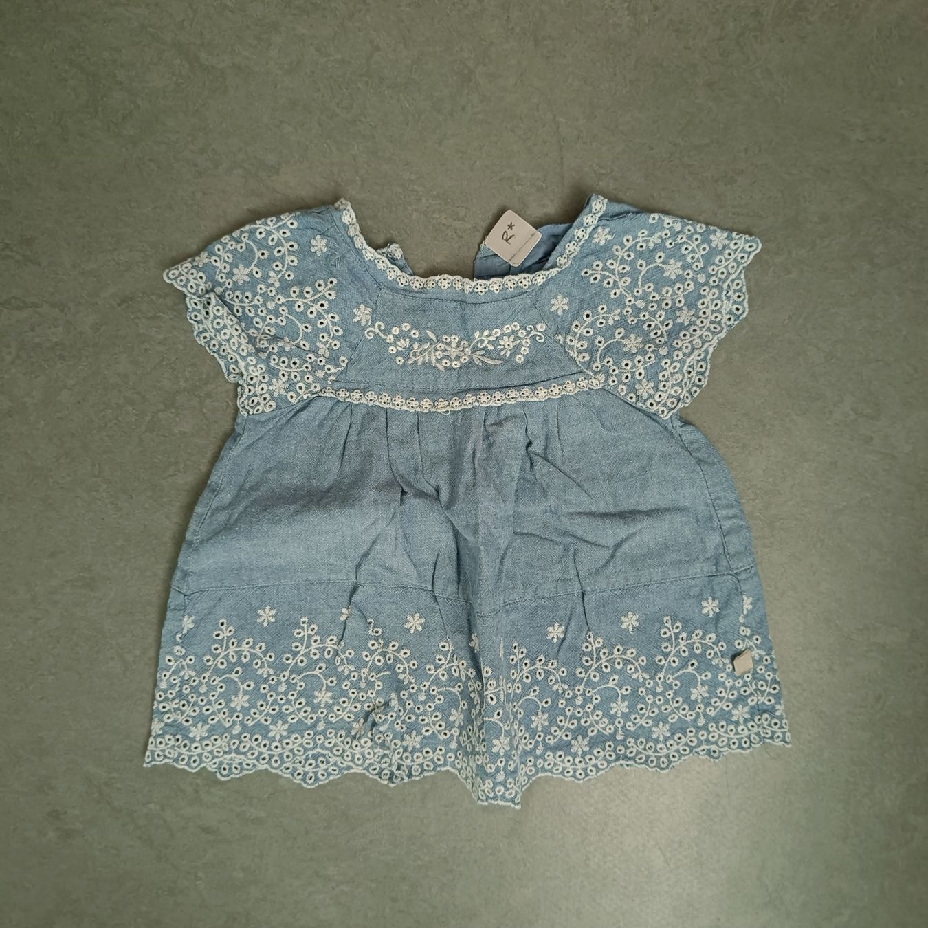 Blouses, T-shirts & Tops: T-Shirt Grösse 74 – D'occasion à Jaberg par urig17.