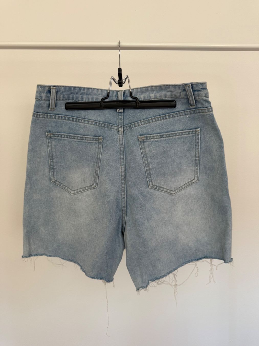 Shein Jeans: Coole ripped Jeans Shorts, Grösse L – Nuovo (secondo la descrizione) da Kriens venduto da MeinKleiderschrank 4