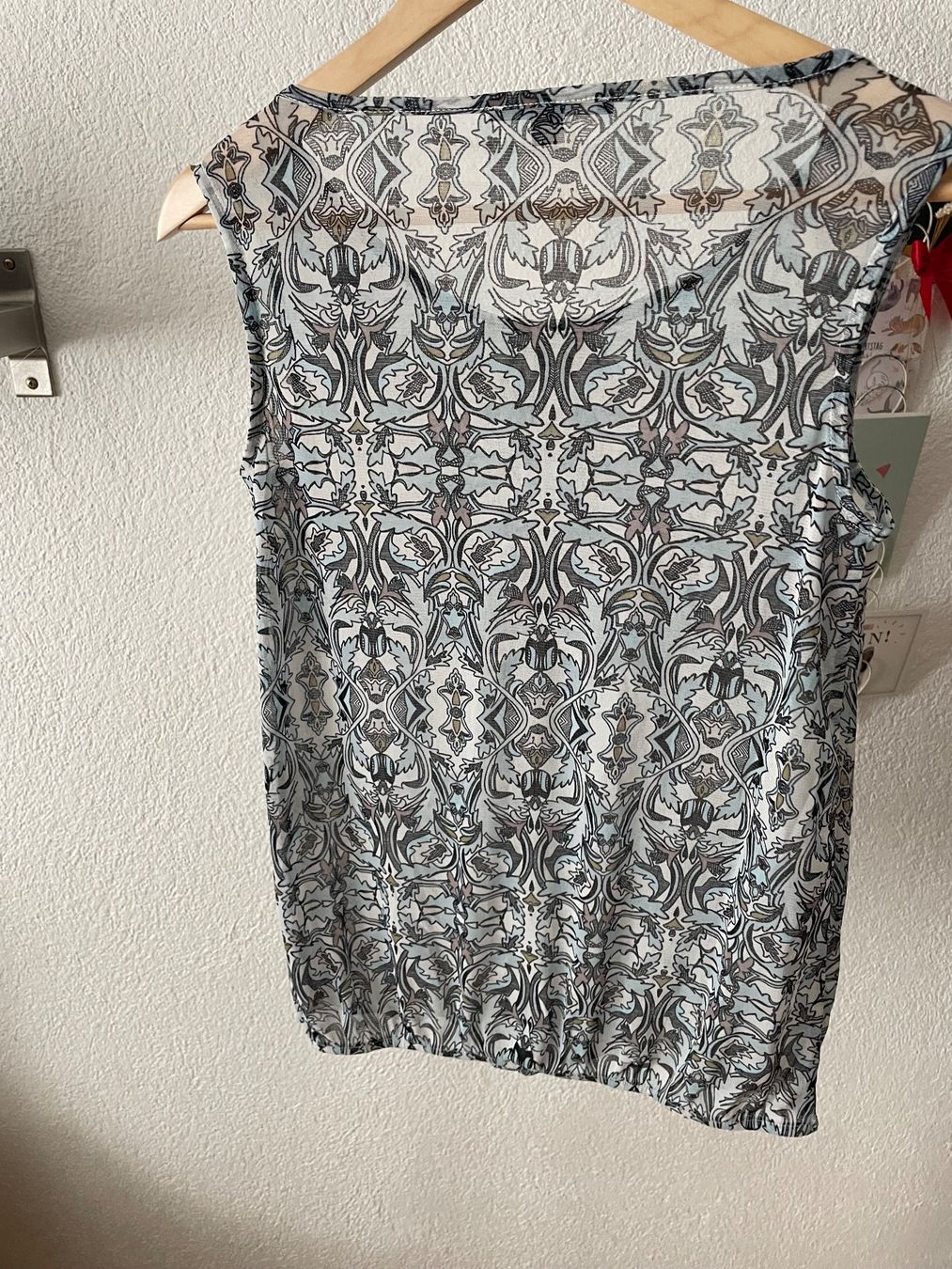 Comma Tops: Sommerliches Comma Top, Grösse 34, Muster, halbtransparent – Gebraucht aus Hubersdorf von JanasHeartTreasures 4