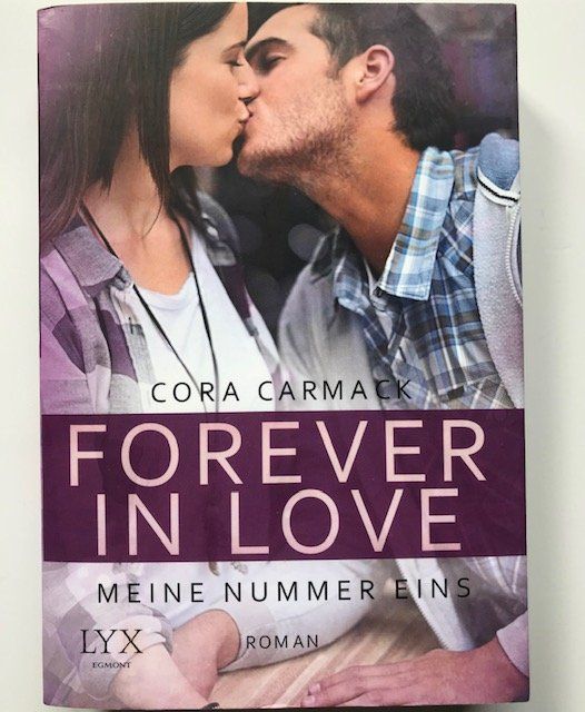 Bücher: Forever in love - meine Nummer eins Cora Carmack – Gebraucht aus Zürich von popcorn67