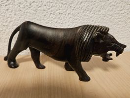 Löwe, afrikanische Holzschnitzerei , Löwenfigur