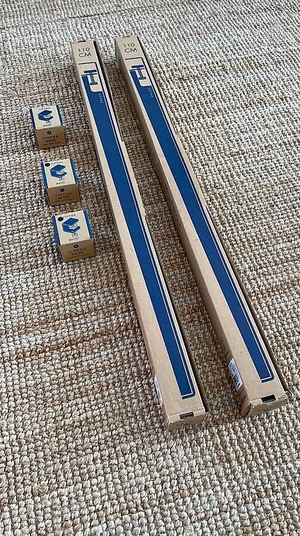 Sonstiges Mobiliar: 2 TIPTOE Bartischbeine in schwarz inkl. 3 Brackets – Gebraucht aus Zürich von stelian1