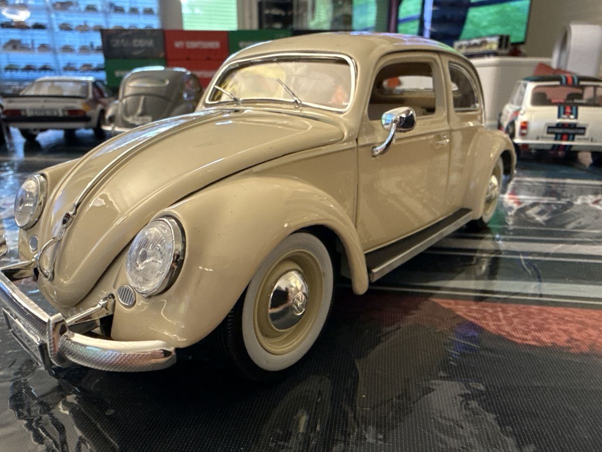 Volkswagen Modellini d'auto: VW Käfer 1:18  – Nuovo (secondo la descrizione) da Basel venduto da Zomeg 7