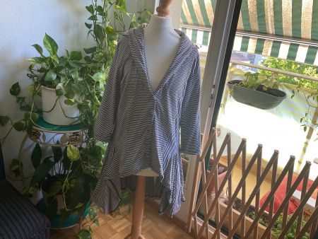 Magnifique tunique boutonnée rayée noir blanc KOKOMARINA, L