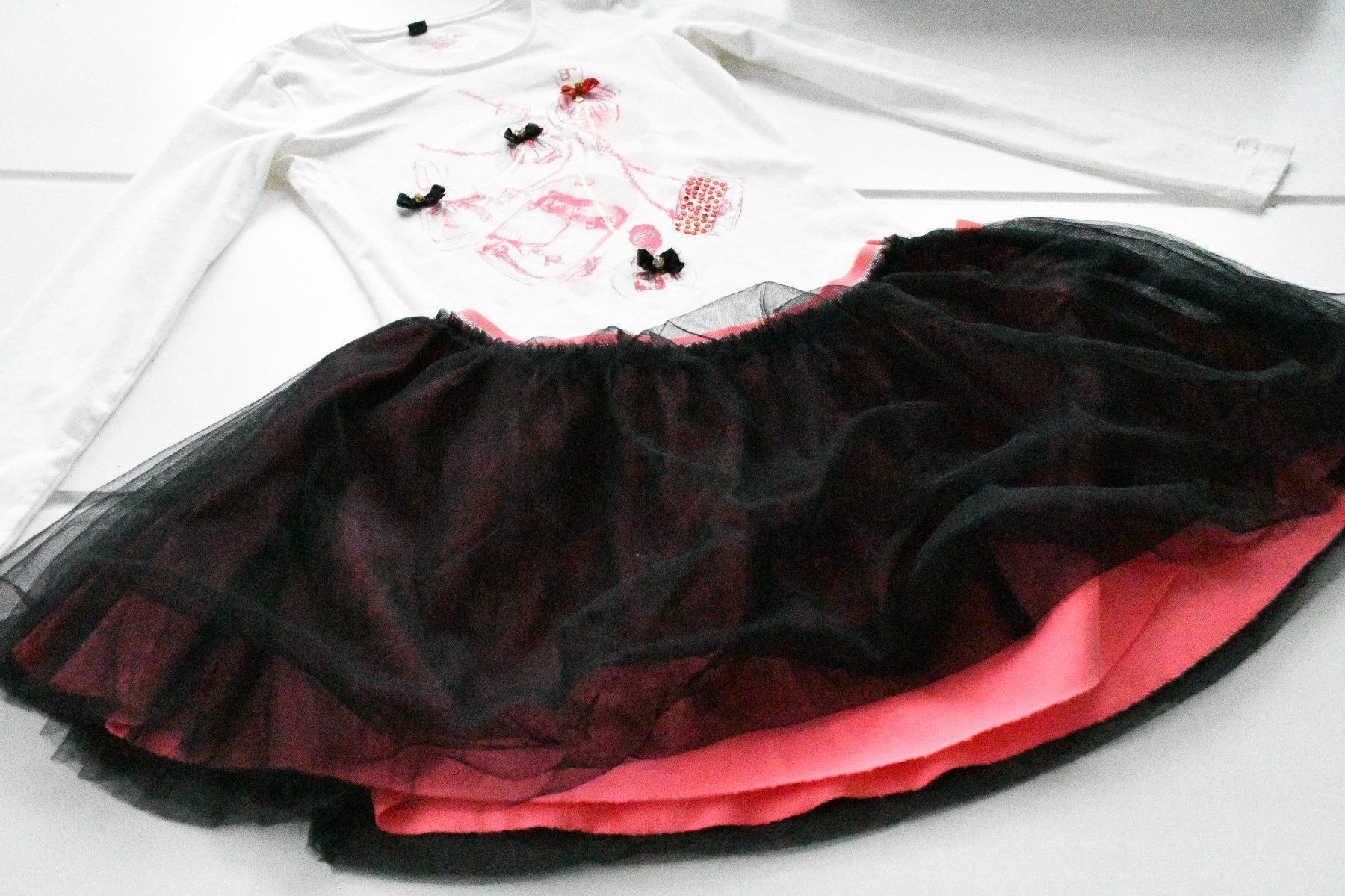 Lotti & Set di vestiti: neu Rock, Tshirt SuperSash gr.152 – Usato da Nuglar venduto da Korsika2 3