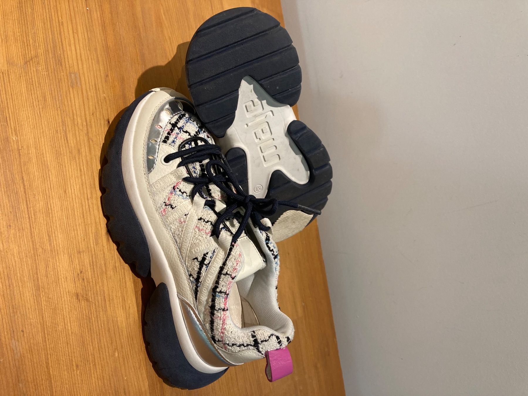 Scarpe da donna: Baskets maje T 37 neuves, édition limitée – Usato da Bellinzona venduto da PWNguitars 1