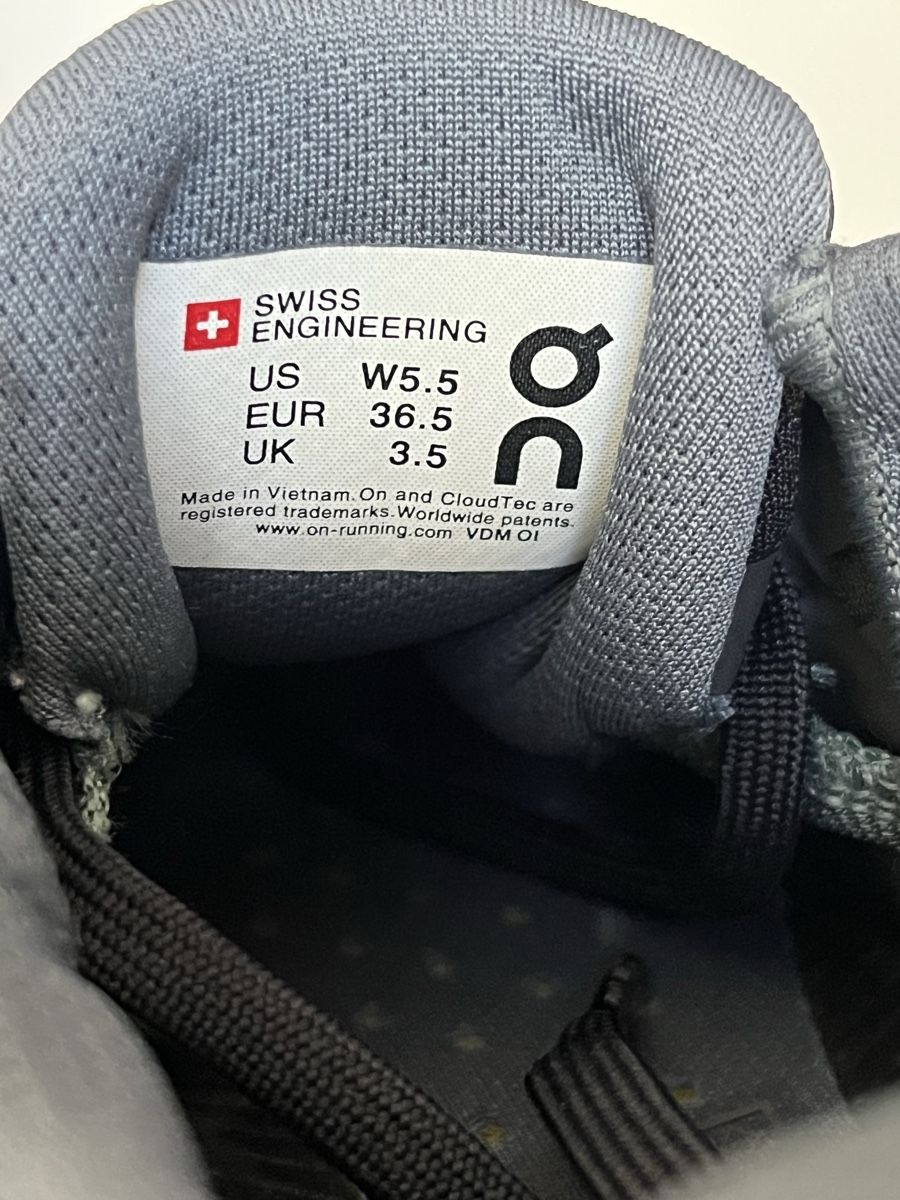 Damenschuhe: Sneakers On Running Gr. 36.5 neu – Neu und originalverpackt aus Stäfa von Exclusive0 5