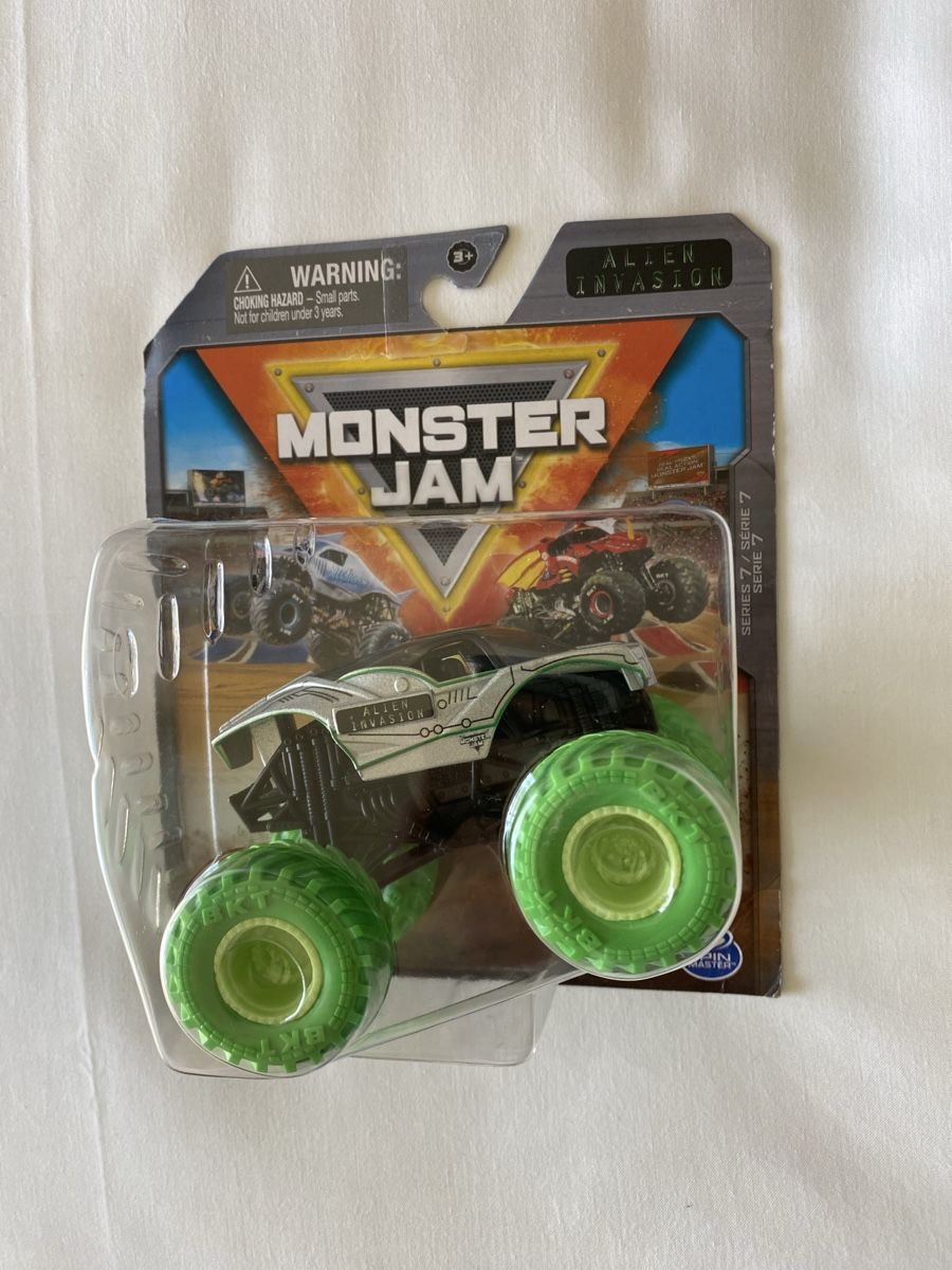 Spielzeuge: Monster Jam Alien Invasion Series 7 – Neu und originalverpackt aus Oberembrach von