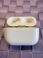 Apple AirPods Pro 1 charging case (A2190).
