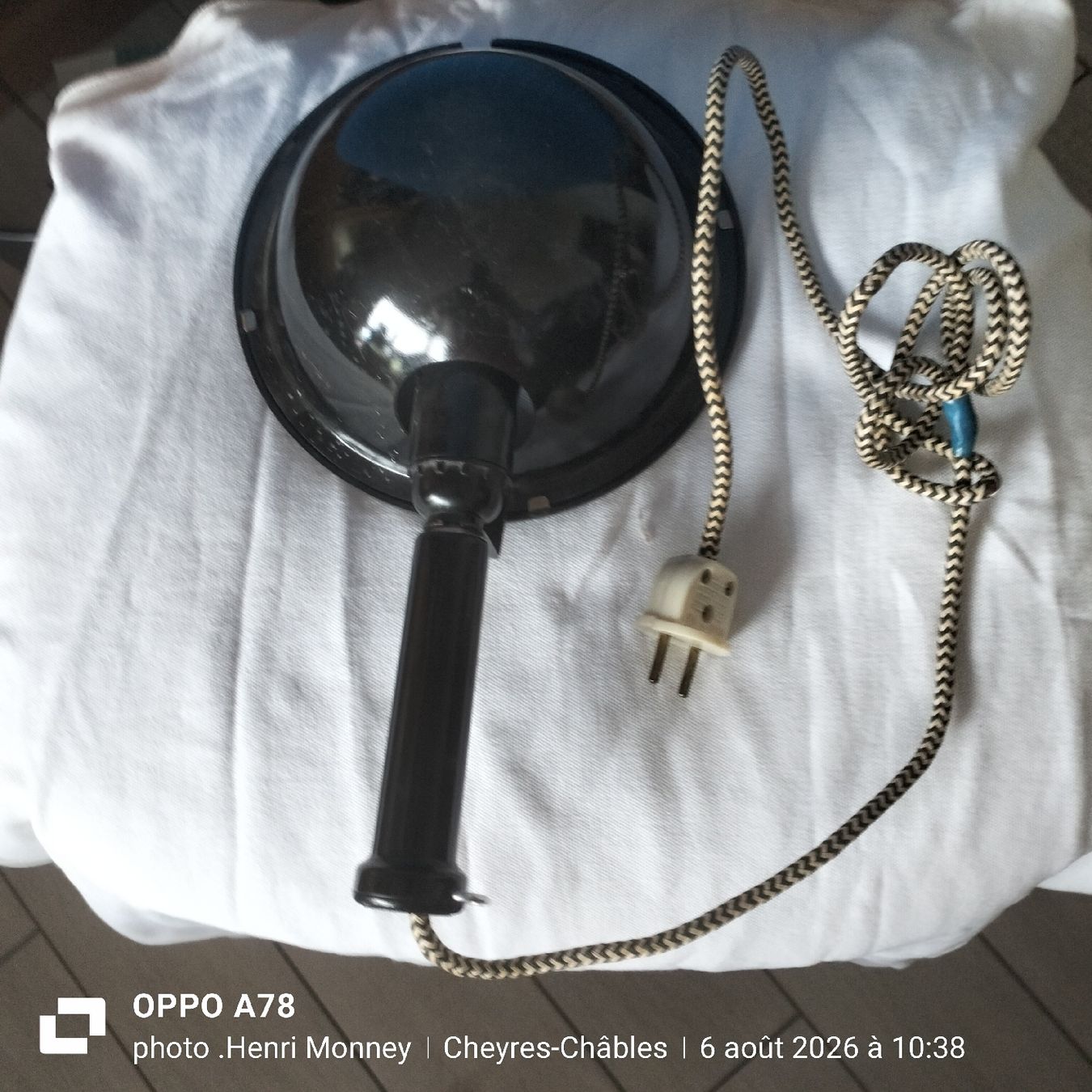 Lampen: Lampe ancienne  – Gebraucht aus Cheyres von Capitain 1