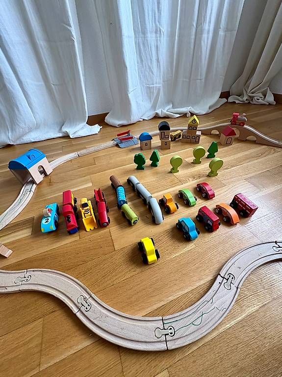 Ikea Giocattoli: Circuit et petits trains en bois IKEA – Usato da Nyon venduto da cin_v5bd 1