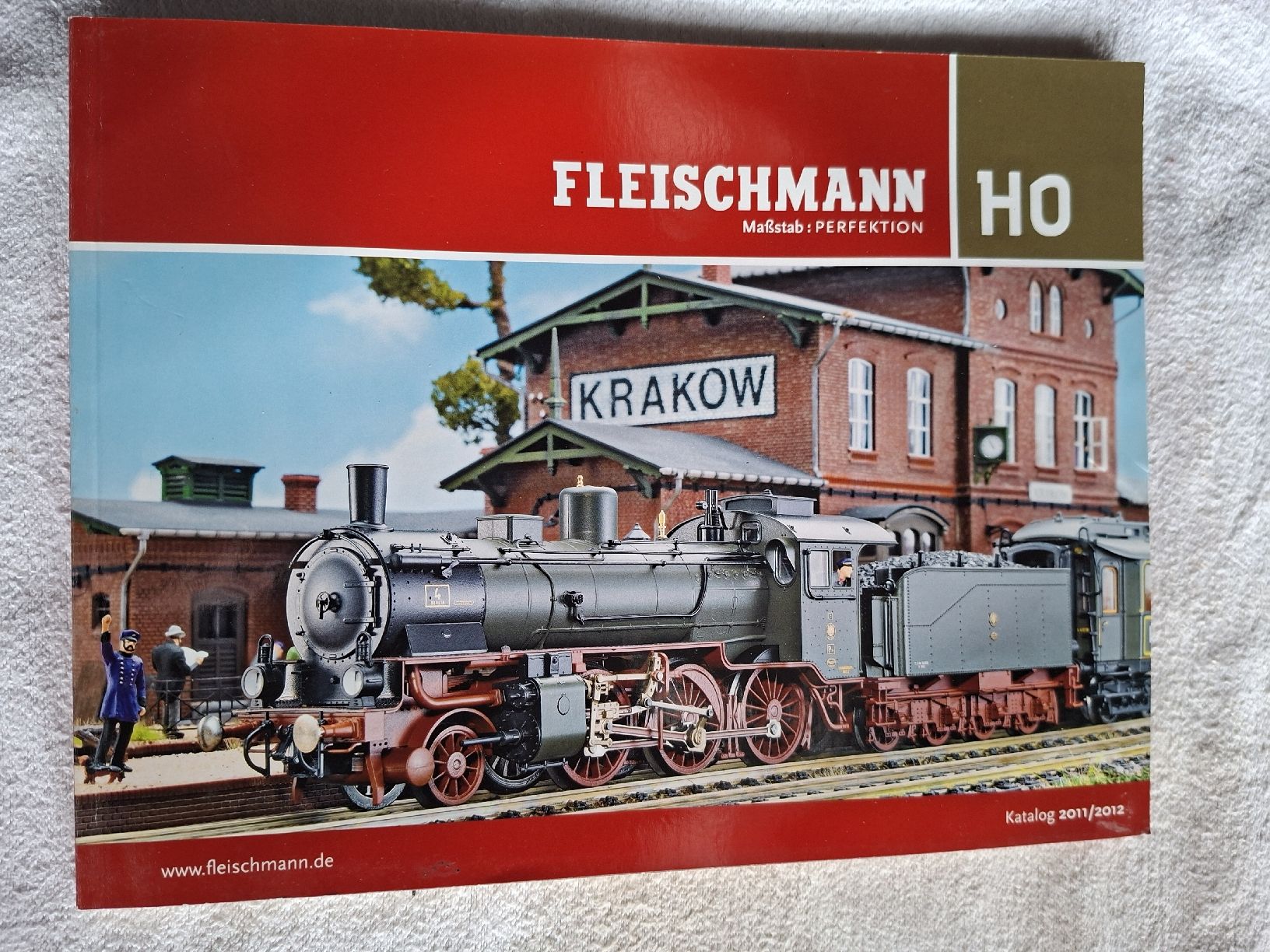 Libri: Fleischmann Katalog 2011/12 – Usato da Lohn-Ammannsegg venduto da schwerti53