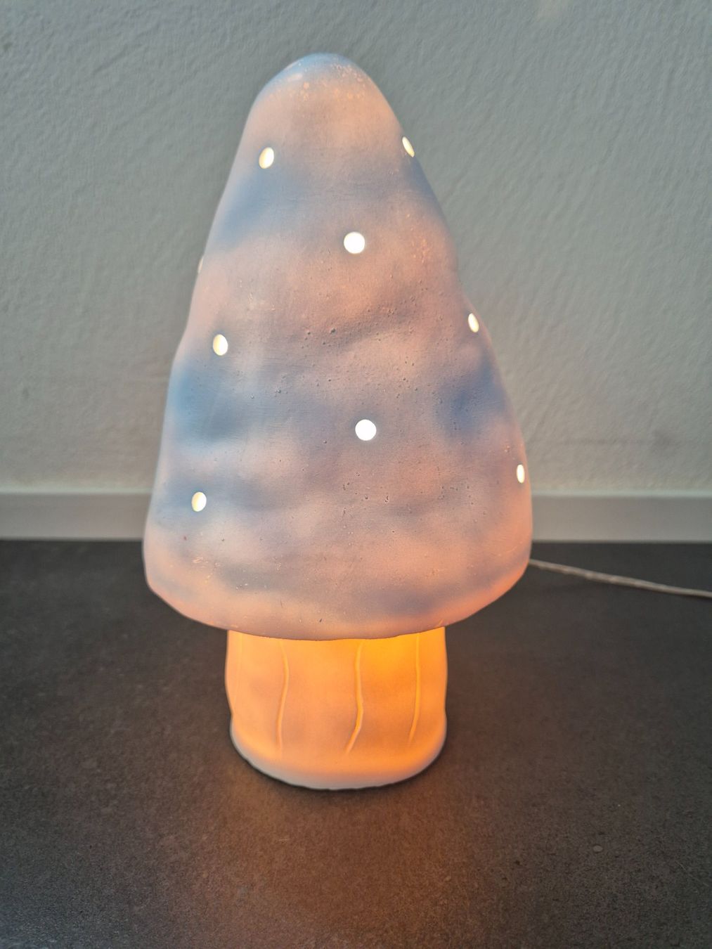 Lampade: Süsse Nachttischlampe in Pilzform – Usato da Grüningen venduto da Leila12 1