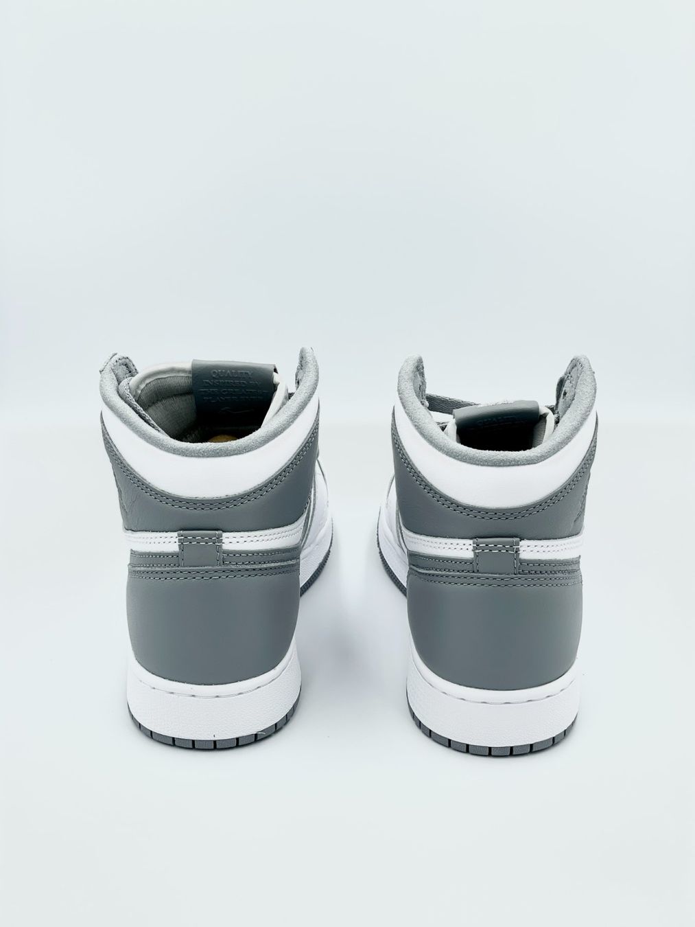 Jordan Damenschuhe: Nike Air Jordan 1 High Stealth Grey EU 38.5 – Neu und originalverpackt aus Erlinsbach von sasneakers 4