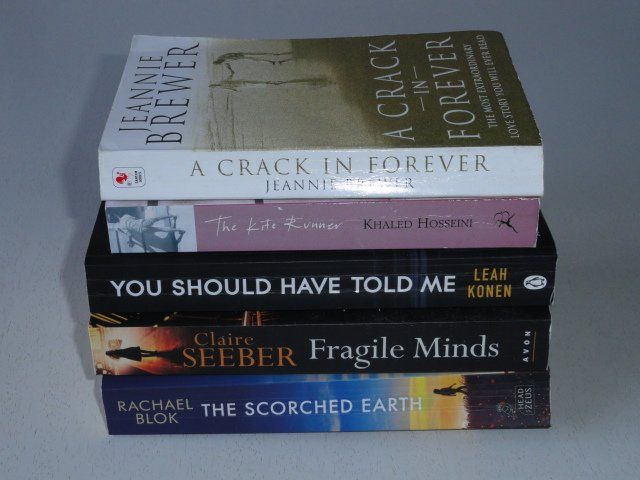 5 Books in English - Jeannie Brewer, Khaled Hosseini, Konen, | Kaufen ...