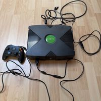 Microsoft Xbox Konsole mit Controller und Zubehör