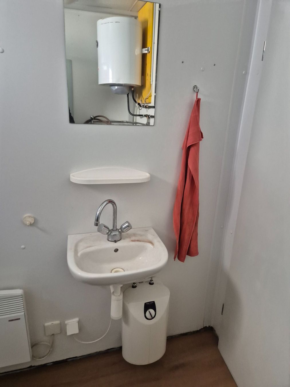 Contenitori edile: Gebrauchter Baucontainer / Wohncontainer - Top Zustand! – Usato da Wolfenschiessen venduto da 900Kopp 5