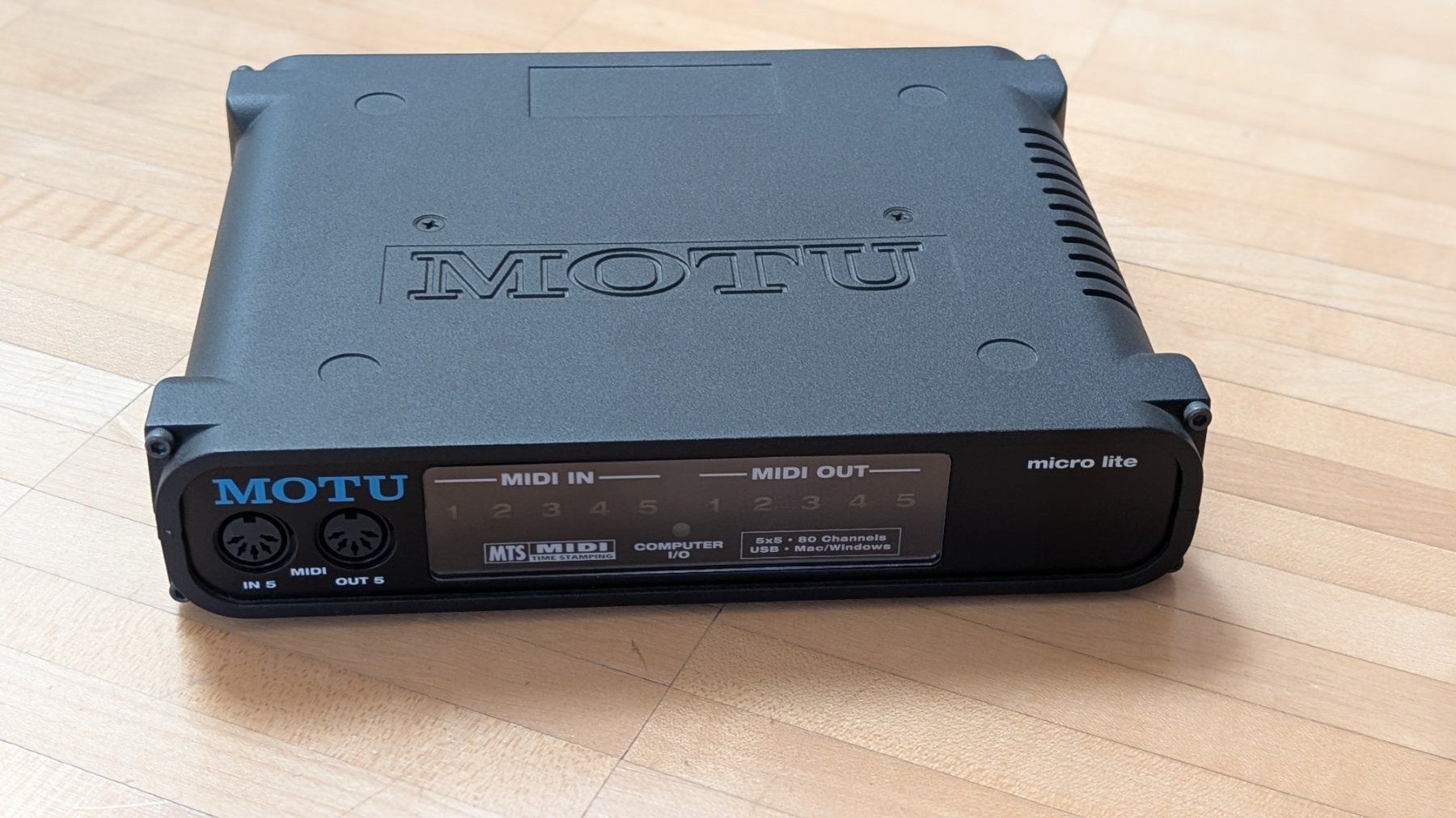 Attrezzatura per studi di registrazione: MOTU Micro Lite MIDI Interface 5x5 USB - Neuwertig – Nuovo (secondo la descrizione) da Lausen venduto da Itchyy23
