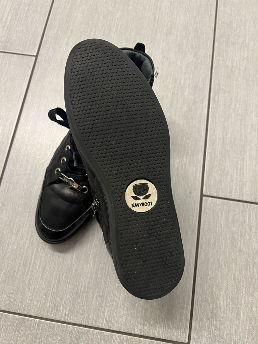 Navyboot Damenschuhe: Navyboot Schuhe Damen Gr. 38 Leder schwarz – Gebraucht aus Freidorf TG von Iris1970 1