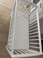 Kinderbett weiss mit Matratze guter Zustand