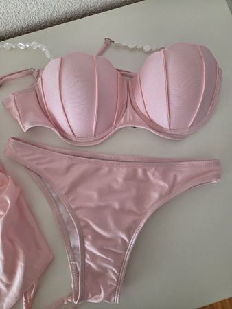 Ensemble bikini rose trois pièces (34) neuf