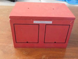 Kleines Holzhäuschen rot  z.B.als Garage für Spielzeugautos