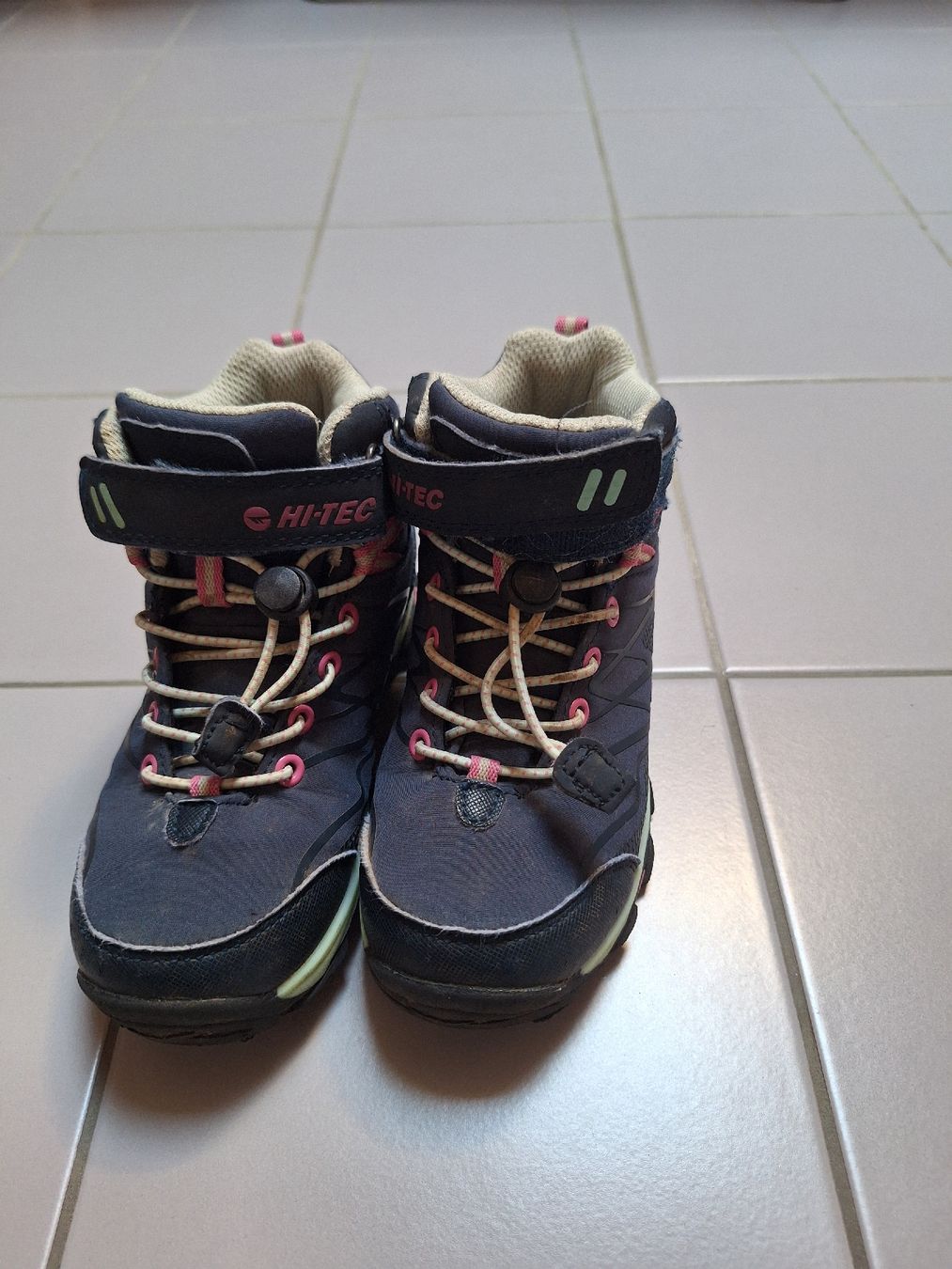 Hi-Tec Scarpe per ragazze: Wanderschuhe Hi-Tec Grösse 30 – Usato da Sissach venduto da Nothing123