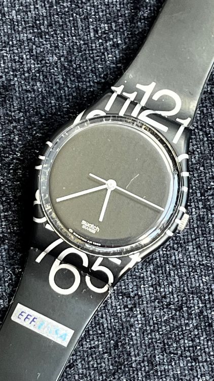 Swatch Orologi: Swatch Uhr, Schwarz-Weiss Design – Usato da Grenchen venduto da chththl