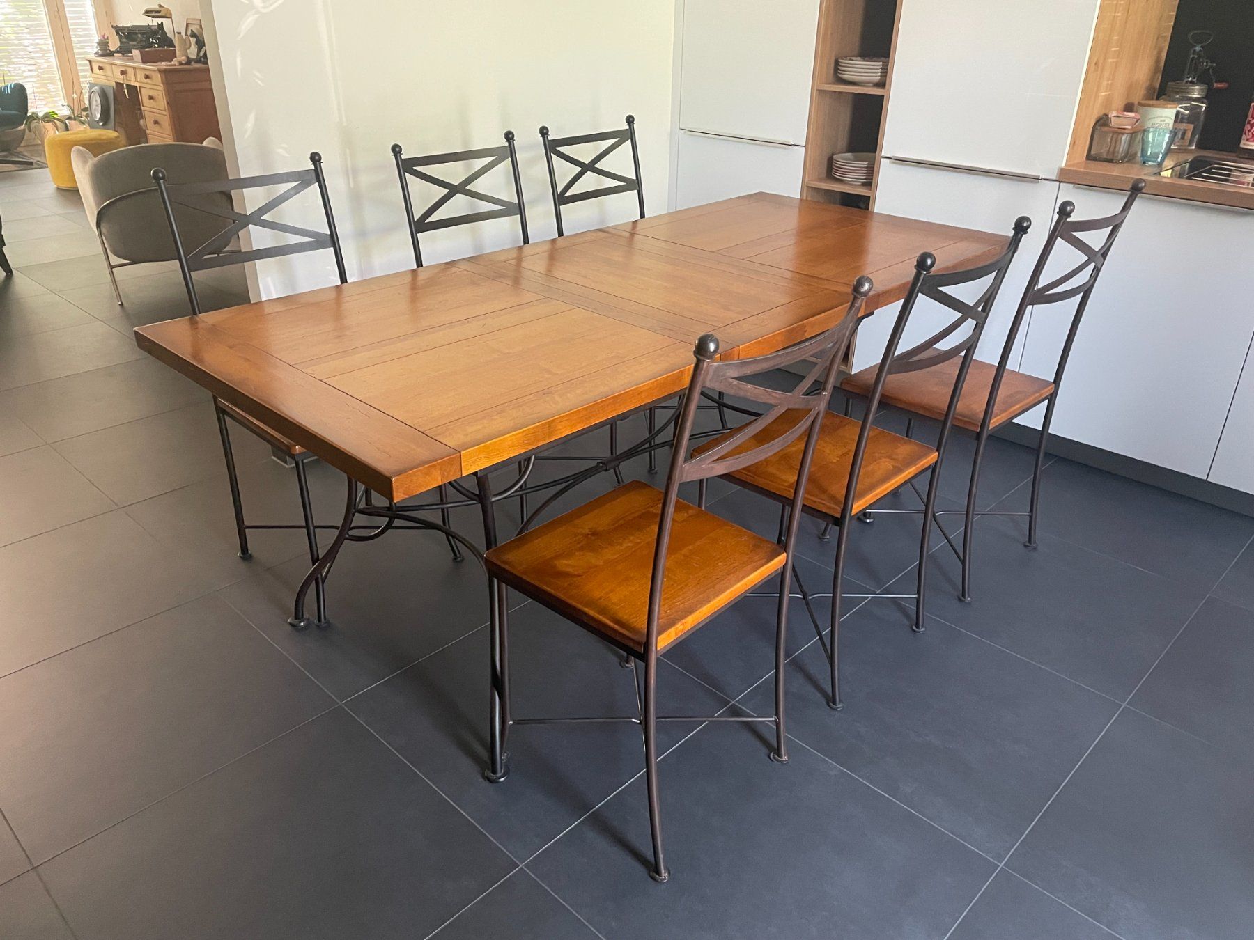Set di tavolo e panche: Table de salle à manger avec chaises – Usato da Onex venduto da lul_wjz2 2