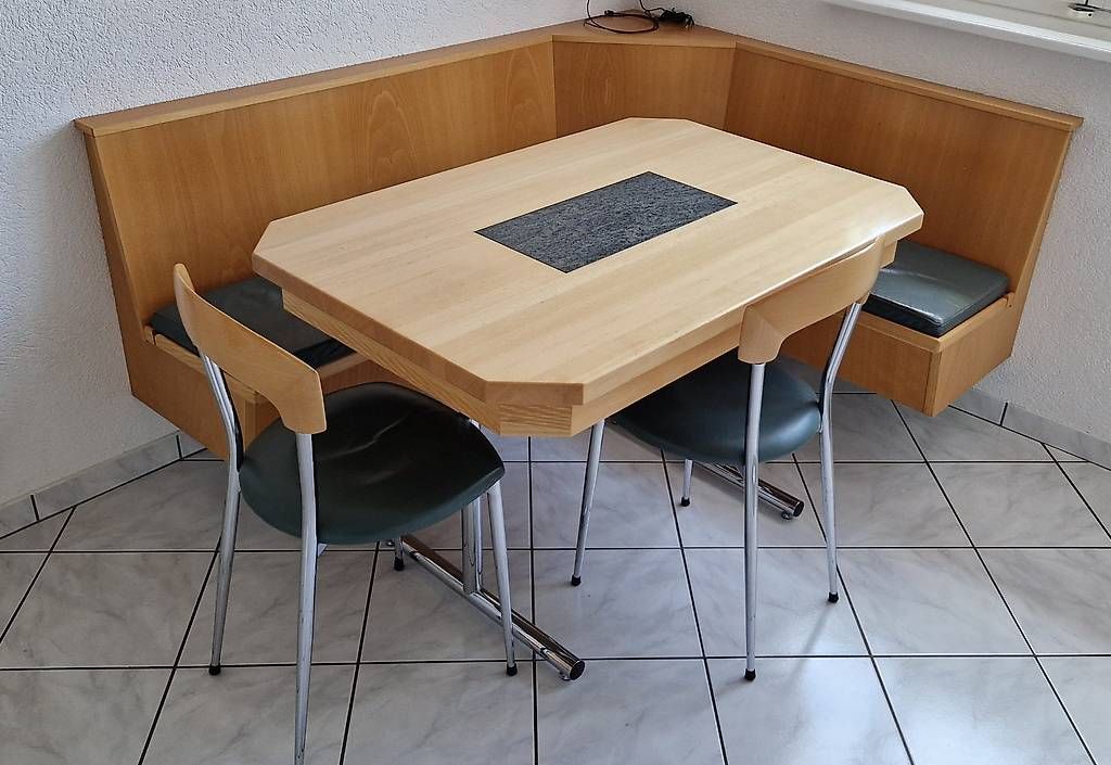 Set di tavolo e panche: Esstisch Eckbank 2 Stühle – Usato da Thierachern venduto da Hobe02