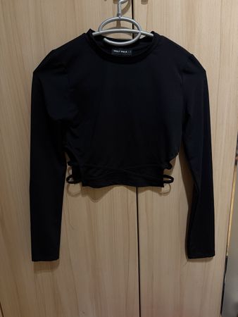 Haut femme manche longue noir taille L détails lacets