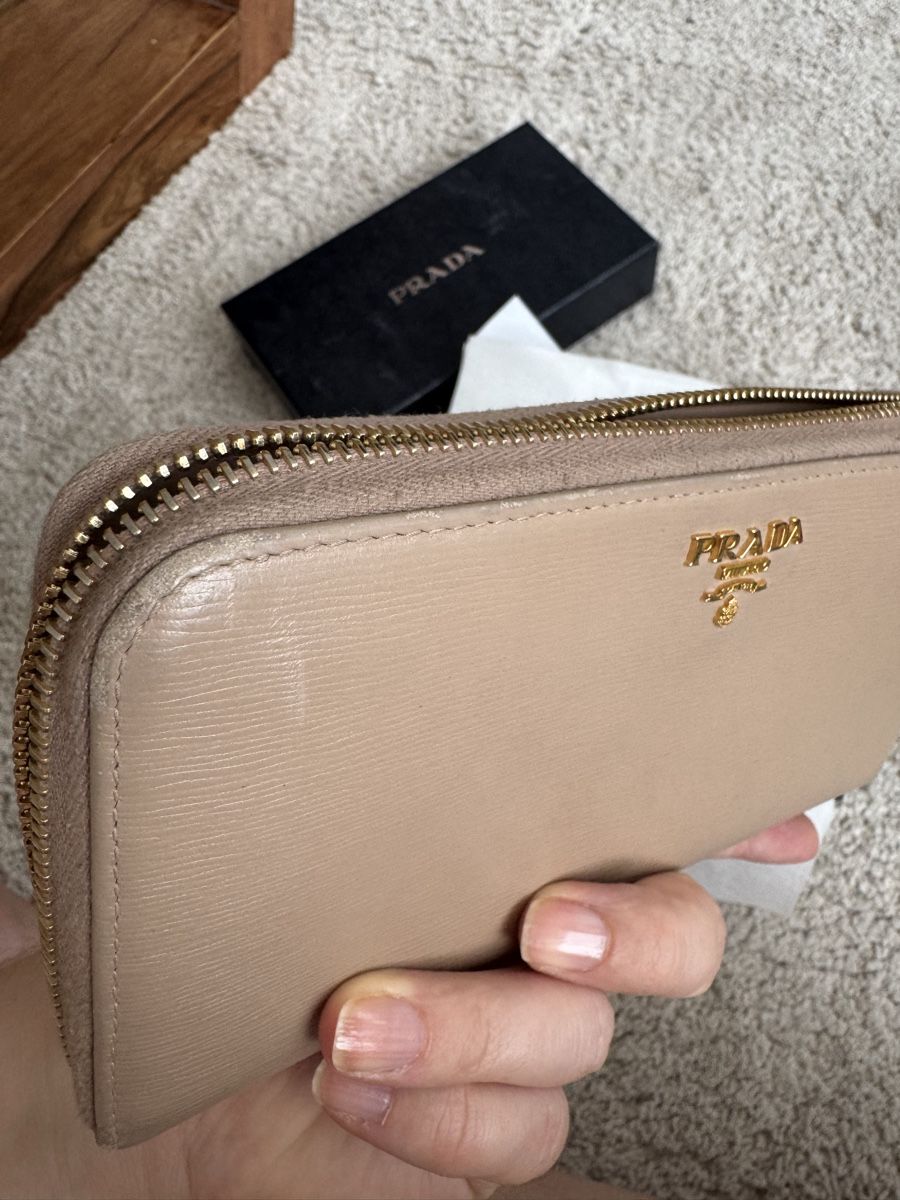 Prada Portemonnaie: Prada Portemonnaie, beige, Leder mit Box – Gebraucht aus Baden von Linda46 5