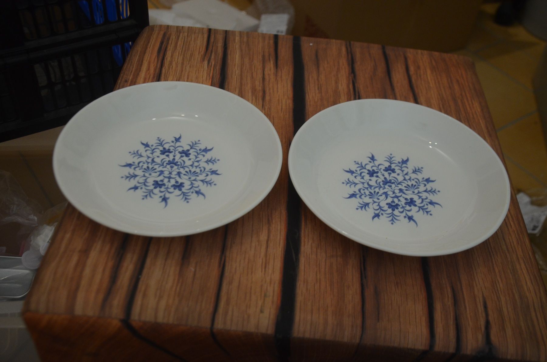 Assiettes: 2 TELLER – D'occasion à Chiasso par Dolly015