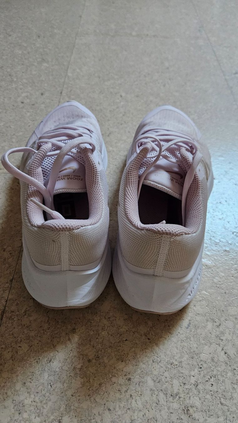 Nike Damenschuhe: Turnschuh Nike – Neu (gemäss Beschreibung) aus Münchenbuchsee von Yothu 1