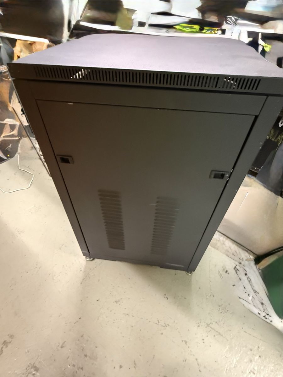Supporti a parete: 19“Rack mit Glastüre 17HE – Usato da Zofingen venduto da Freewilli78 3