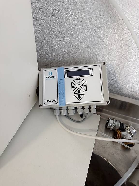 Sanitari: Système d'eau ultrapure, Type LaboStar PROUV2 – Usato da Corjolens venduto da Daho5 1