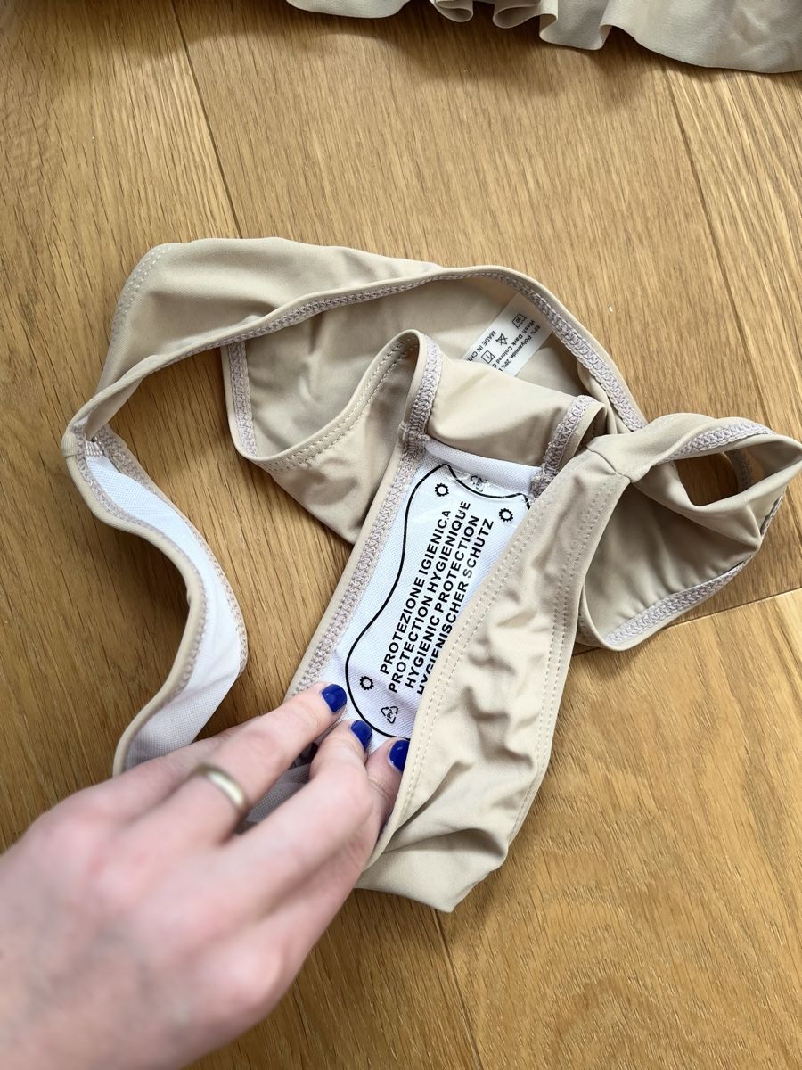 Badekleider & Bikinis: Badekleid – Neu und originalverpackt aus Dotzigen von White_Warrior 4