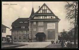 AK Reiden, Schulhaus mit Kindern, 1921