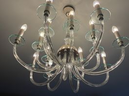 Designer Leuchter im neoklassischen Stil