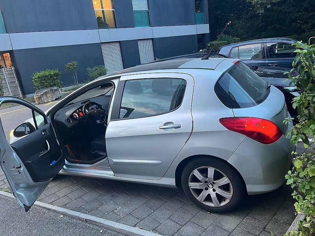 Peugeot Automobili: PEUGEOT 308 1.6 E-HDI ACTIVE AUTOMATIC - 181000KM – Usato da Cologny venduto da ale_rr8m 2