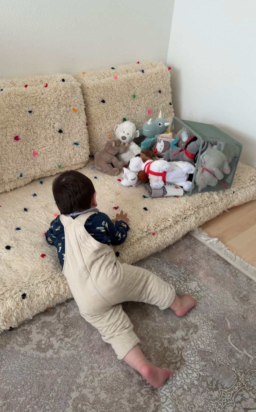 Divani: Kindersofa aus Berberteppich – Nuovo (secondo la descrizione) da Dietlikon venduto da f.a.1975 2