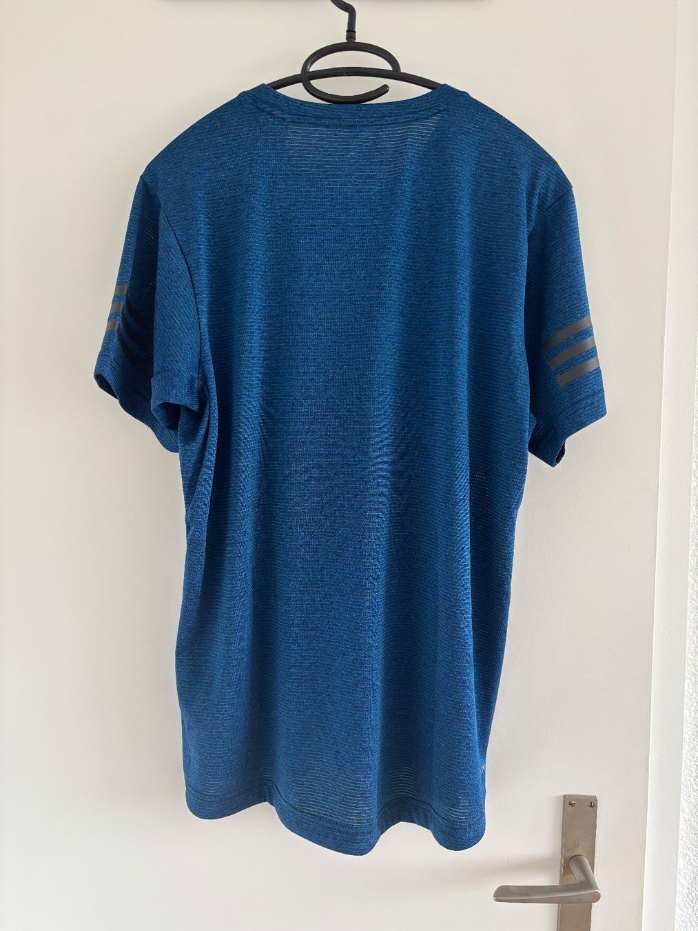 Adidas T-shirt: T-shirt sport Adidas – Usato da Nidau venduto da fra27 1