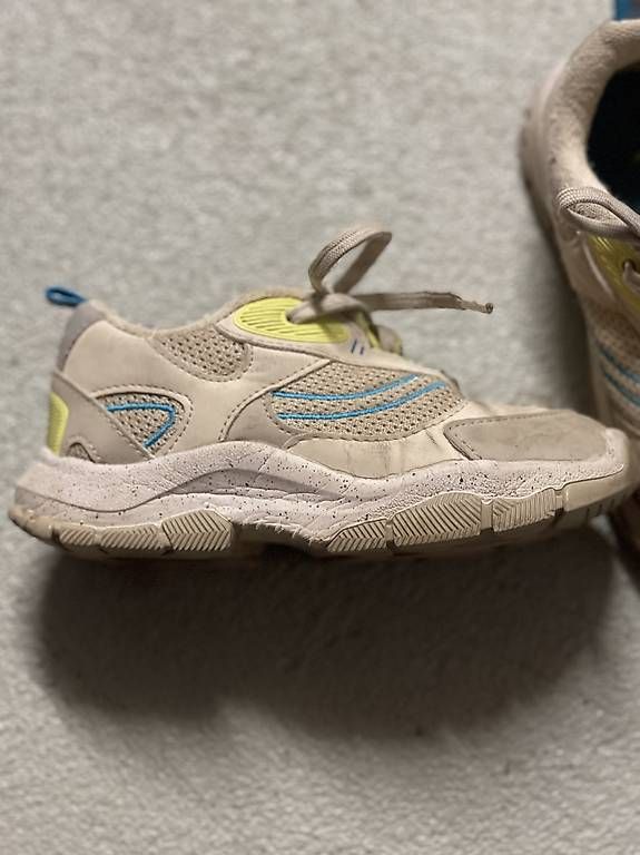 Zara Scarpe per ragazzi: Kinderschuhe von Zara, modern, Gr. 25 – Usato da Oberrohrdorf venduto da nue_ibishi