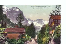 Blausee gegen Kandersteg, Lac Bleu, belebte Szene; Châlet