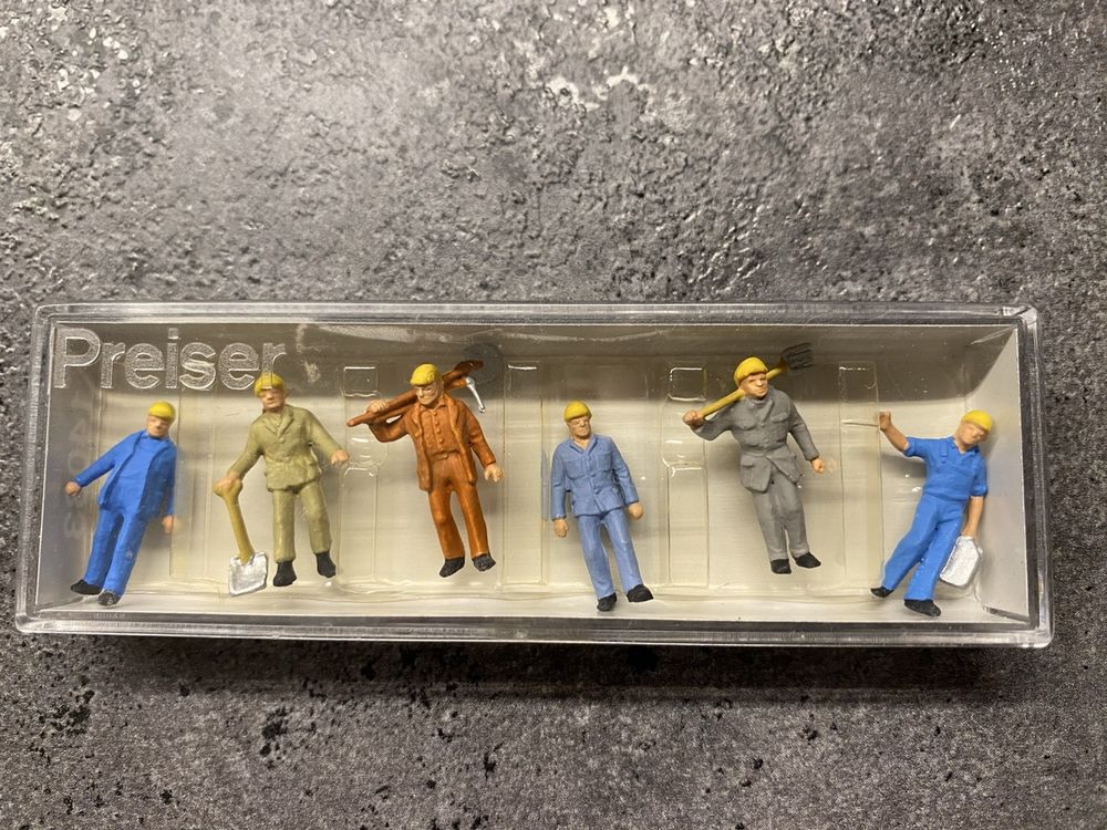 Preiser Figuren 1/87 - Sitzende Personen Für Modelleisenbahn