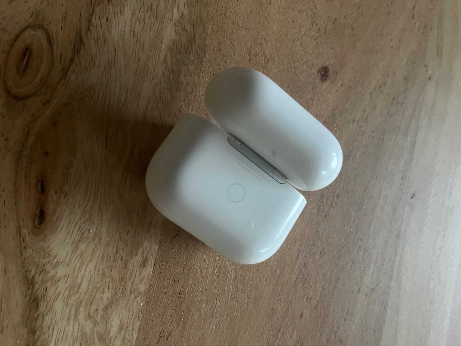 Apple Ladegeräte: Apple AirPods 3 Charging Case – Gebraucht aus Zug von Qezacoalt 1