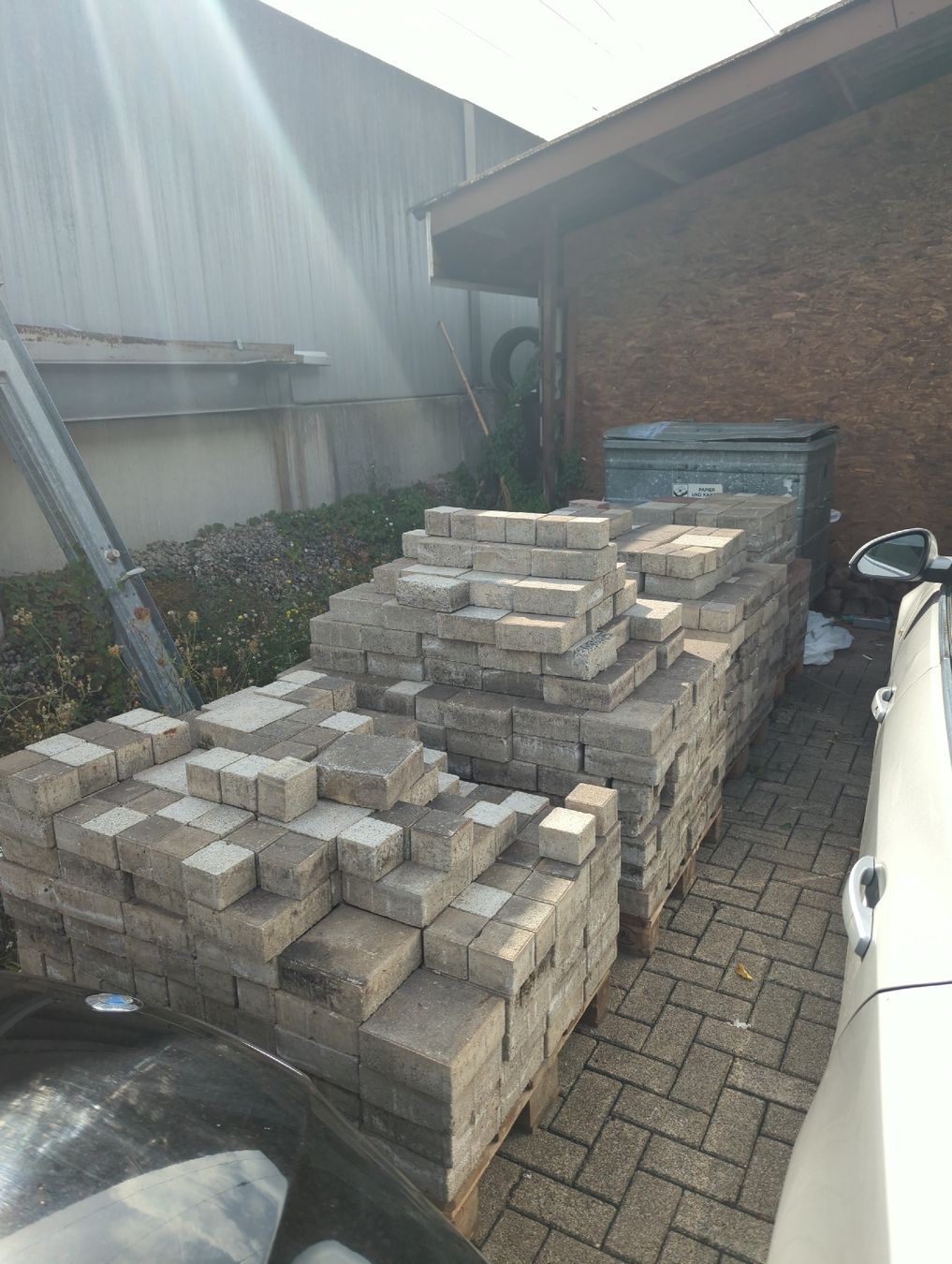 Pierres & tuiles: Pflastersteine Beton ca 36m2 – D'occasion à Bubendorf par lyn_mcz2