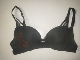 Soutien-gorge noir détails roses rouges, taille 75A