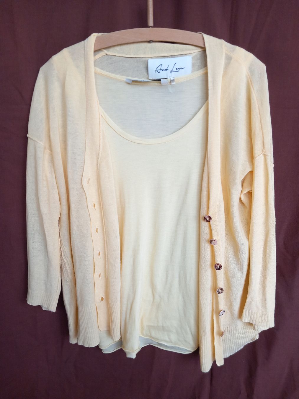 Top: Twinset jaune pastel And Less Taille M – Usato da Faoug venduto da per_kp6r
